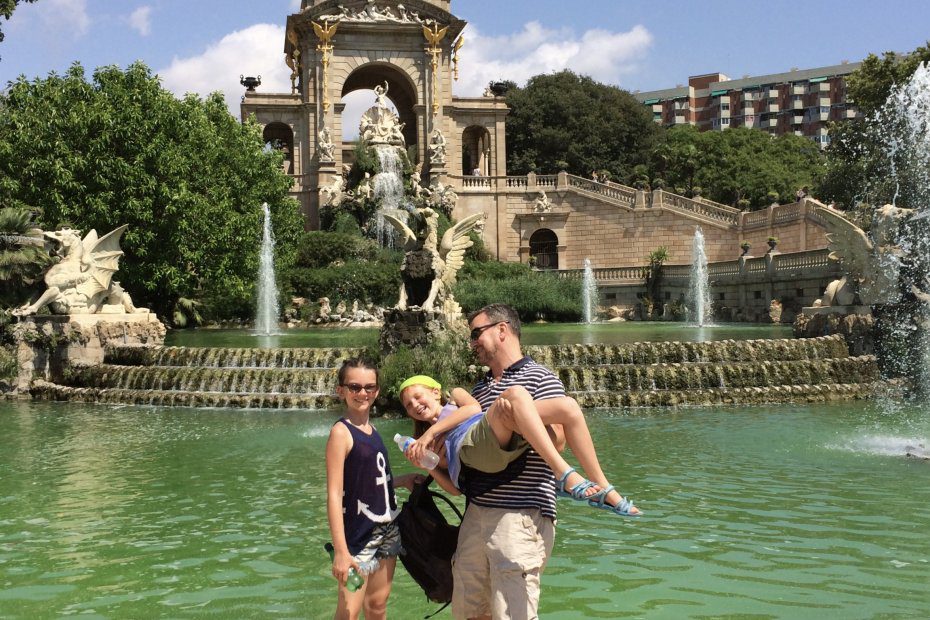 Dad and teens in Barcelona